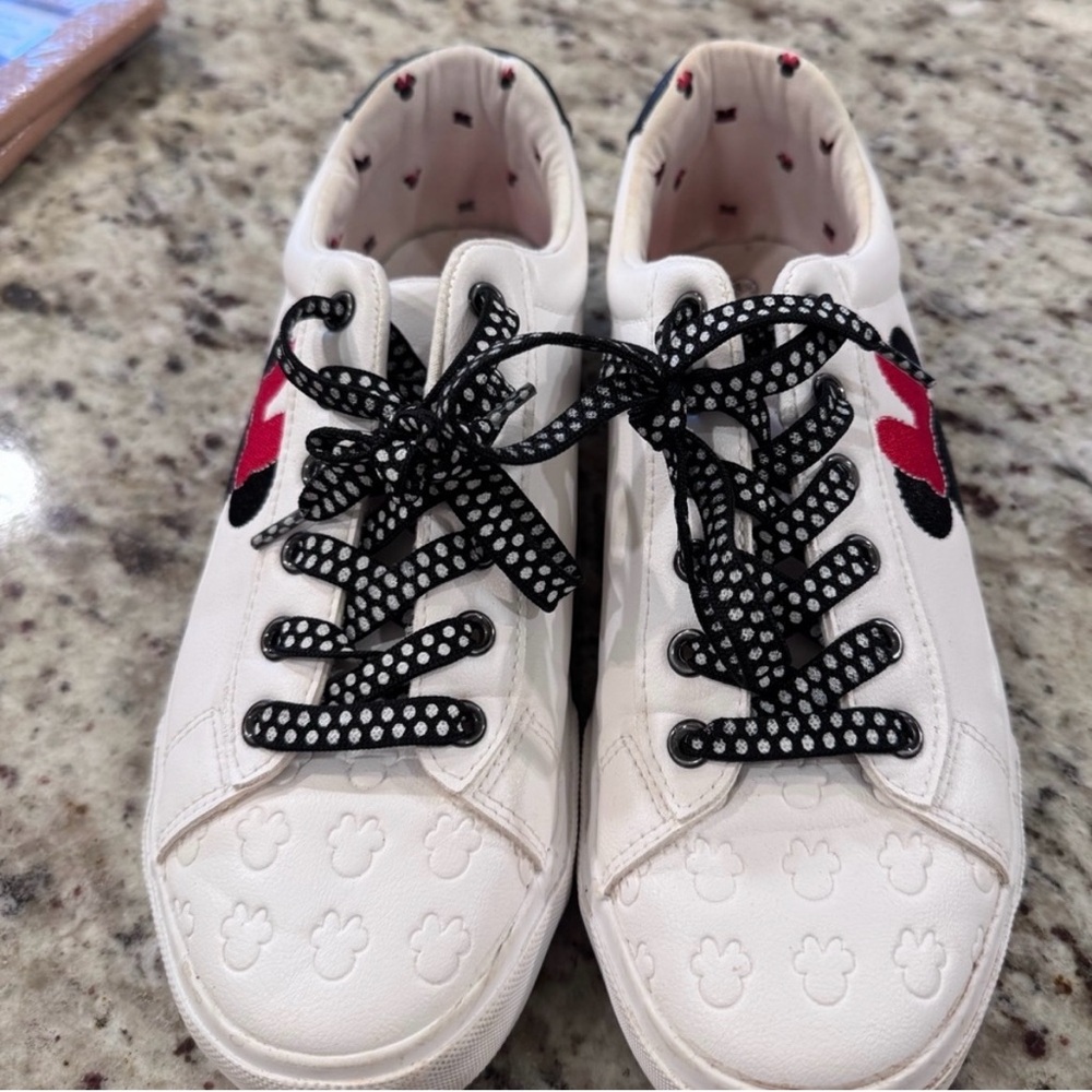 Disney Ground Up Minnie Mouse Sneakers (GUC) Good Used Condition.